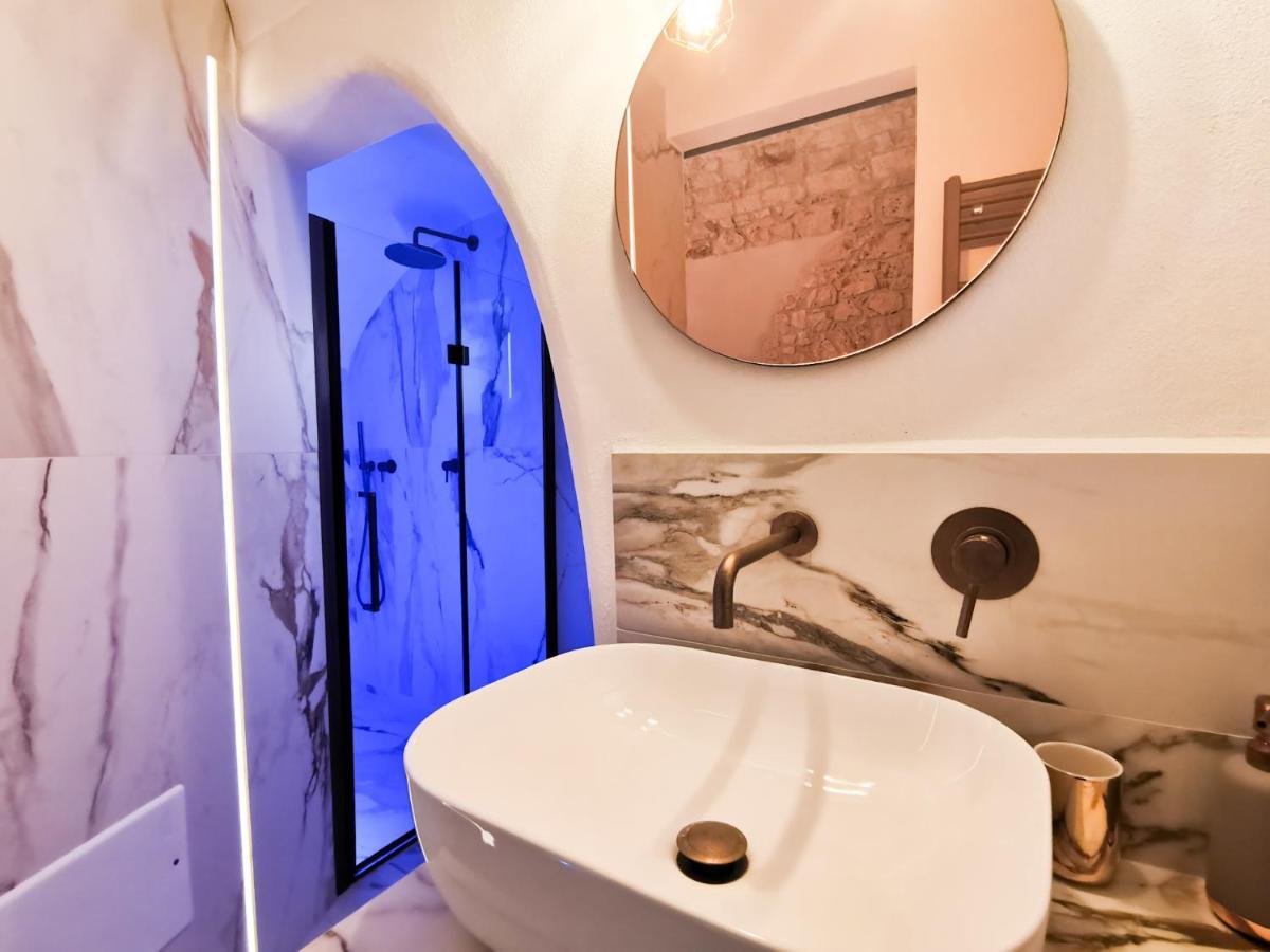 Dimora Farina Suites أوستوني المظهر الخارجي الصورة